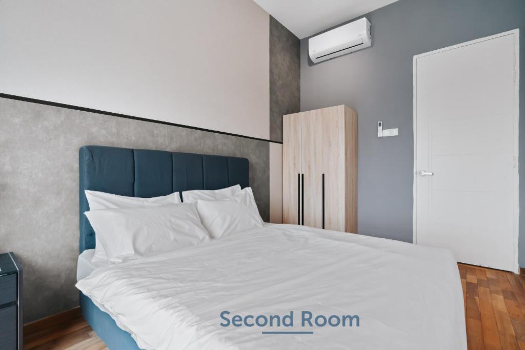 Nowhere 2Br & 2Bath Apartment With Balcony @ Reizz Residences Куала-Лумпур Экстерьер фото